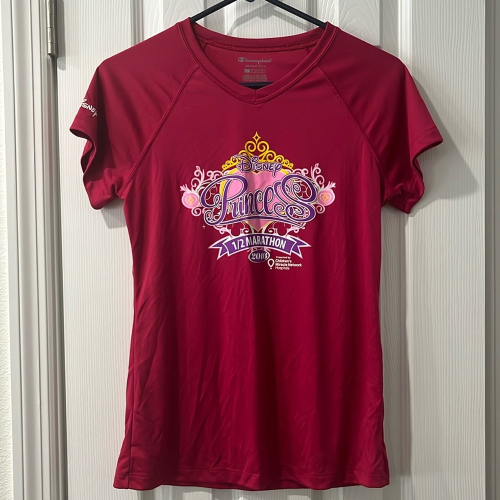 Disney Princess Half Marathon 2016 dark pink shirt size small